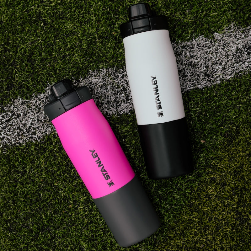 Stanley 1913 Vitalize™ Tempo Bottle 0.71L in Chalk | View 4