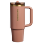 Kleurstaal voor Stanley 1913 Quencher® ProTour Flip Straw Tumbler 0.89L in Latte | Weergave Voorkant