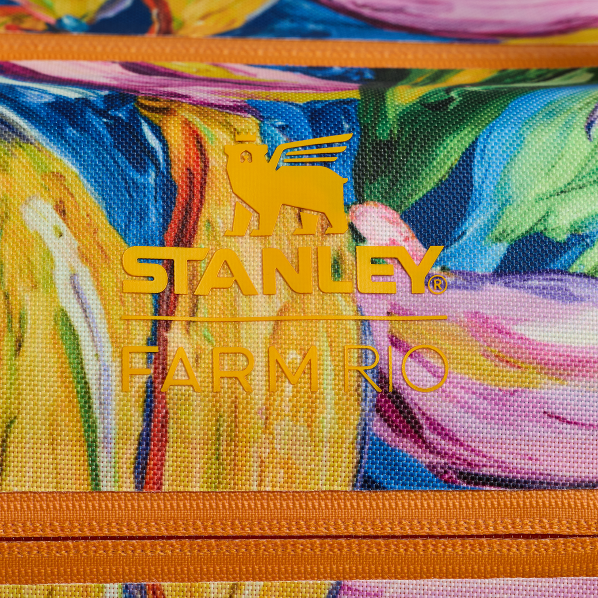 Stanley 1913 Stanley 1913 x FARM Rio All-Day Julienne Mini Cooler 7L in Farm Rio Painted Bananas | Weergave Gedetailleerd