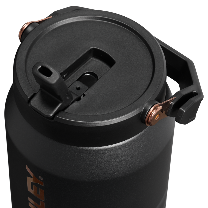 Stanley 1913 Messi x Stanley 1913 IceFlow™ Flip Straw Jug 1.9L w Messi GOAT Black | Widok Szczegóły pokrywki