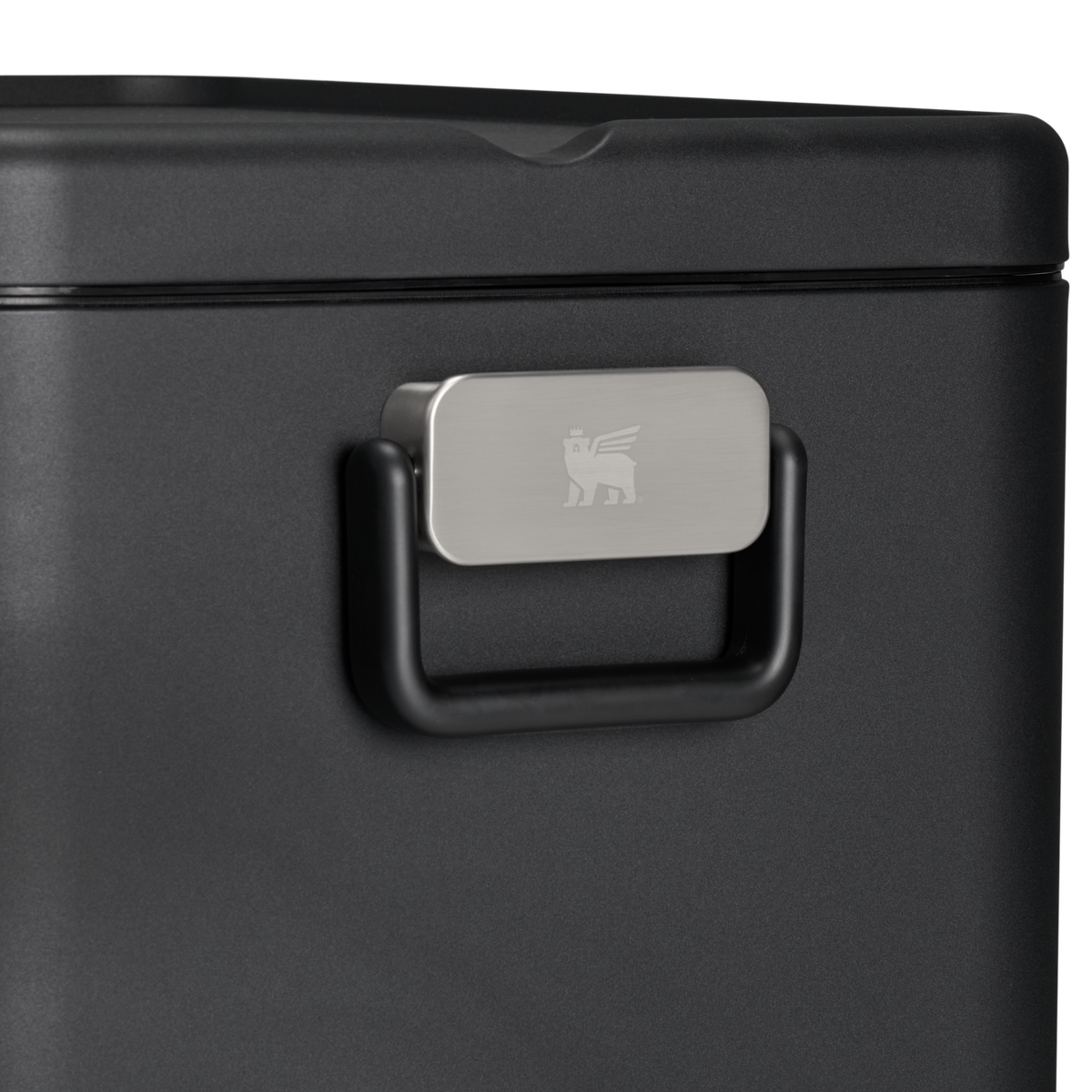 Stanley 1913 Lifted Spirits™ Steel Cooler 52L en Black | Ver Detallado
