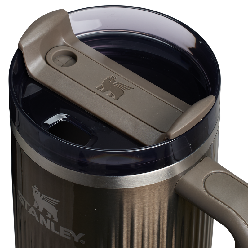 Stanley 1913 Quencher® H2.0 Fluted Tumbler 1.18L en Gunmetal Shine | Ver Detalles de la tapa