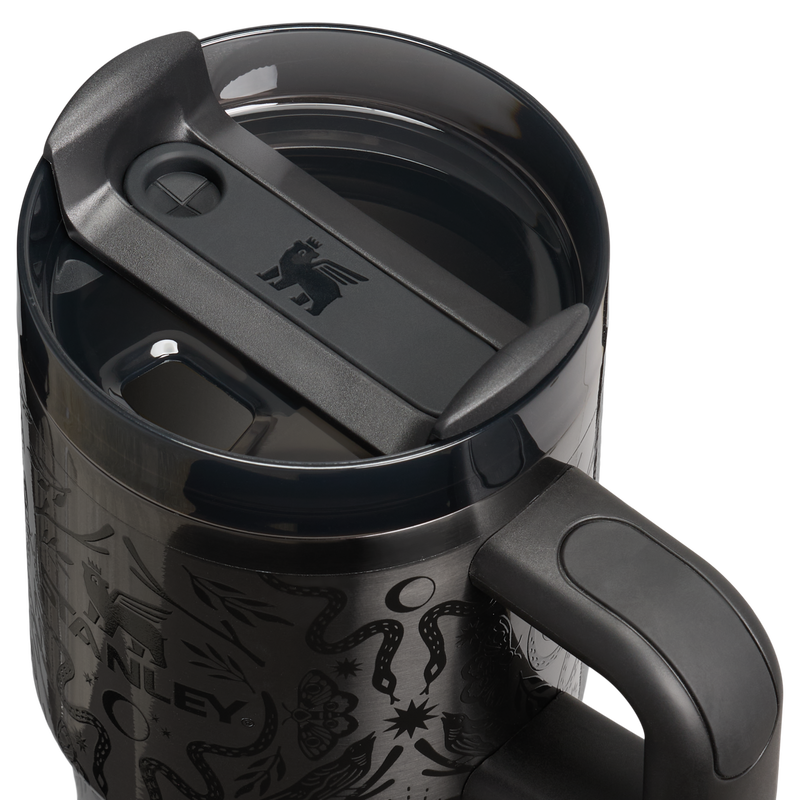 Stanley 1913 Quencher® H2.0 FlowState™ Tumbler 0.59L in Deadly Damask | Weergave Deksel in detail