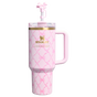 Muestra para Stanley 1913 Stanley 1913 x LoveShackFancy Quencher® H2.0 FlowState™ Tumbler 1.18L en Baby Bow - Peppermint Pink | Ver Delante