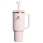 Muestra para Stanley 1913 Stanley 1913 x LoveShackFancy Quencher® H2.0 FlowState™ Tumbler 1.18L en Coquette Bow - Chantilly | Ver Delante