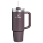 Farbmuster für Stanley 1913 Quencher® H2.0 FlowState™ Tumbler 0.89L in Fig Pinstripe | Vorderseite anzeigen