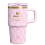 Próbka koloru dla Stanley 1913 Stanley 1913 x LoveShackFancy Quencher® ProTour Tumbler 0.59L w Baby Bow - Peppermint Pink | Widok Przód