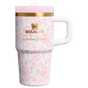 Próbka koloru dla Stanley 1913 Stanley 1913 x LoveShackFancy Quencher® ProTour Tumbler 0.59L w Coquette Bow - Chantilly | Widok Przód
