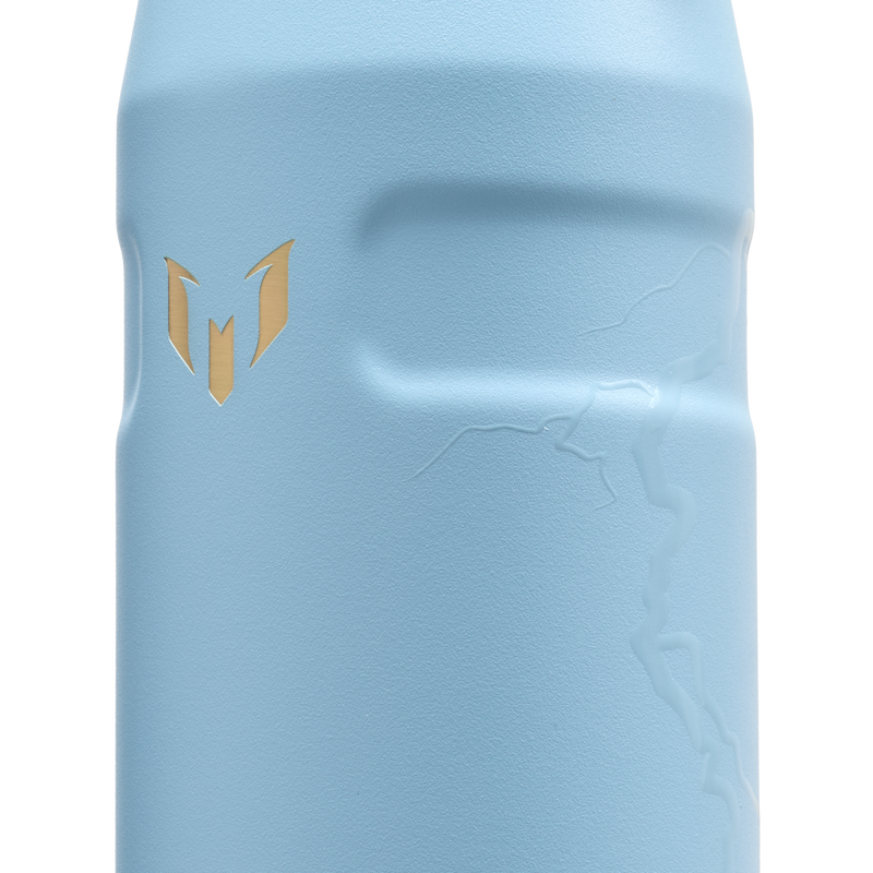 Stanley 1913 The Messi x Stanley IceFlow™ Bottle with Flip Straw Lid 24 OZ 0.71 L in Messi Striker Blue | Detailed View