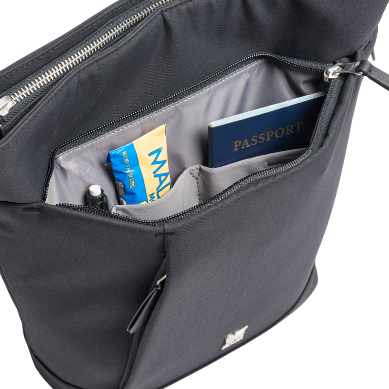 Stanley 1913 Stanley Standby Satchel 9.9 QT 9.4 L in Black | Front Pocket View