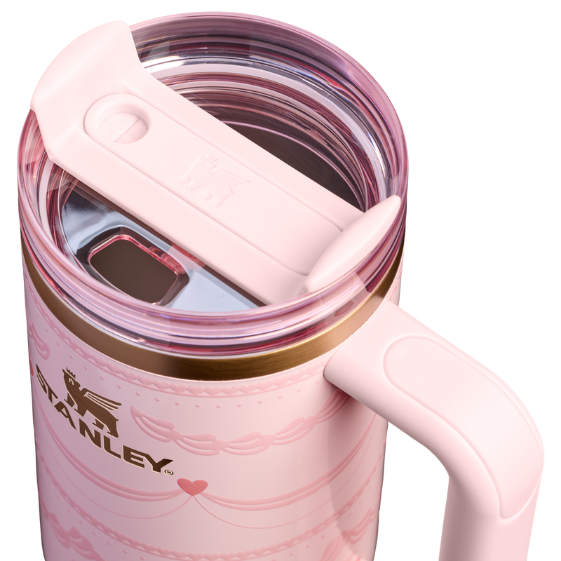 Stanley 1913 The Valentine’s Day Quencher H2.0 FlowState™ Tumbler 30 OZ 0.89 L in Pink Velvet Cake | Lid Detailed View